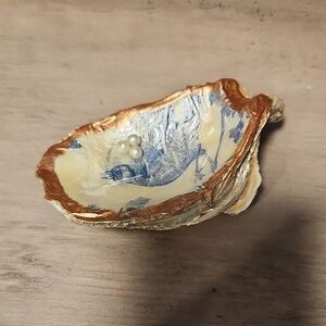 Decorative Oyster Shell Dish with Blue and Gold Accents